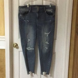 TORRID Jegging Typhoon Rip Size 18 NWT